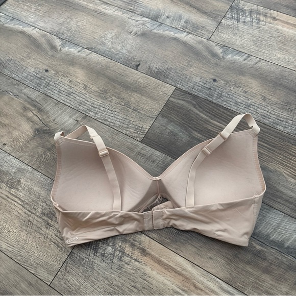 Skims Wireless Form T Shirt Bra Nude Size 38C - Picture 3 of 5